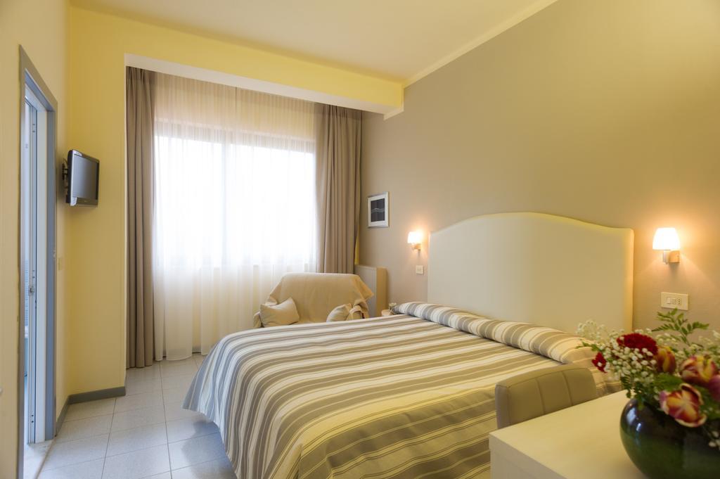 Hotel Gemma Del Mare Marina di Pietrasanta Exterior photo